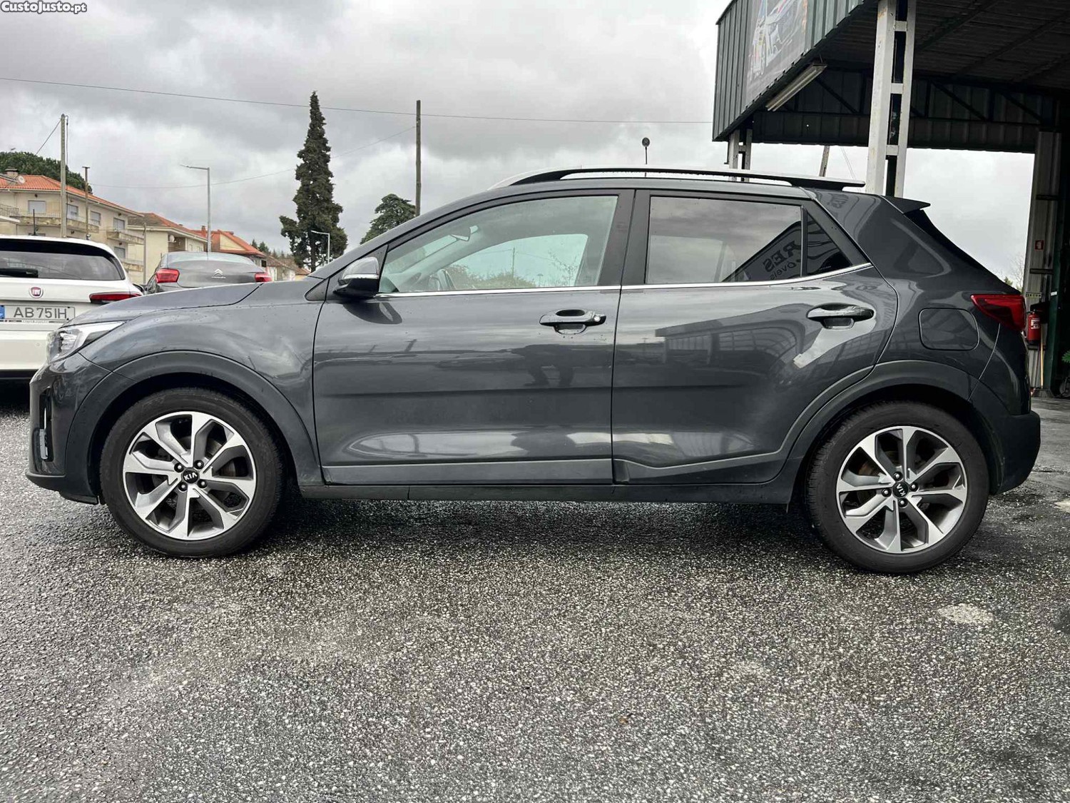Kia Stonic 1.6 CRDI Vision — fotografia 19