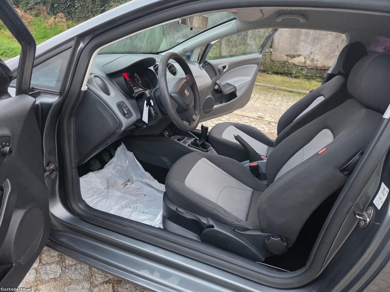 SEAT Ibiza 1.2 tdi Sport Coupe — fotografia 5