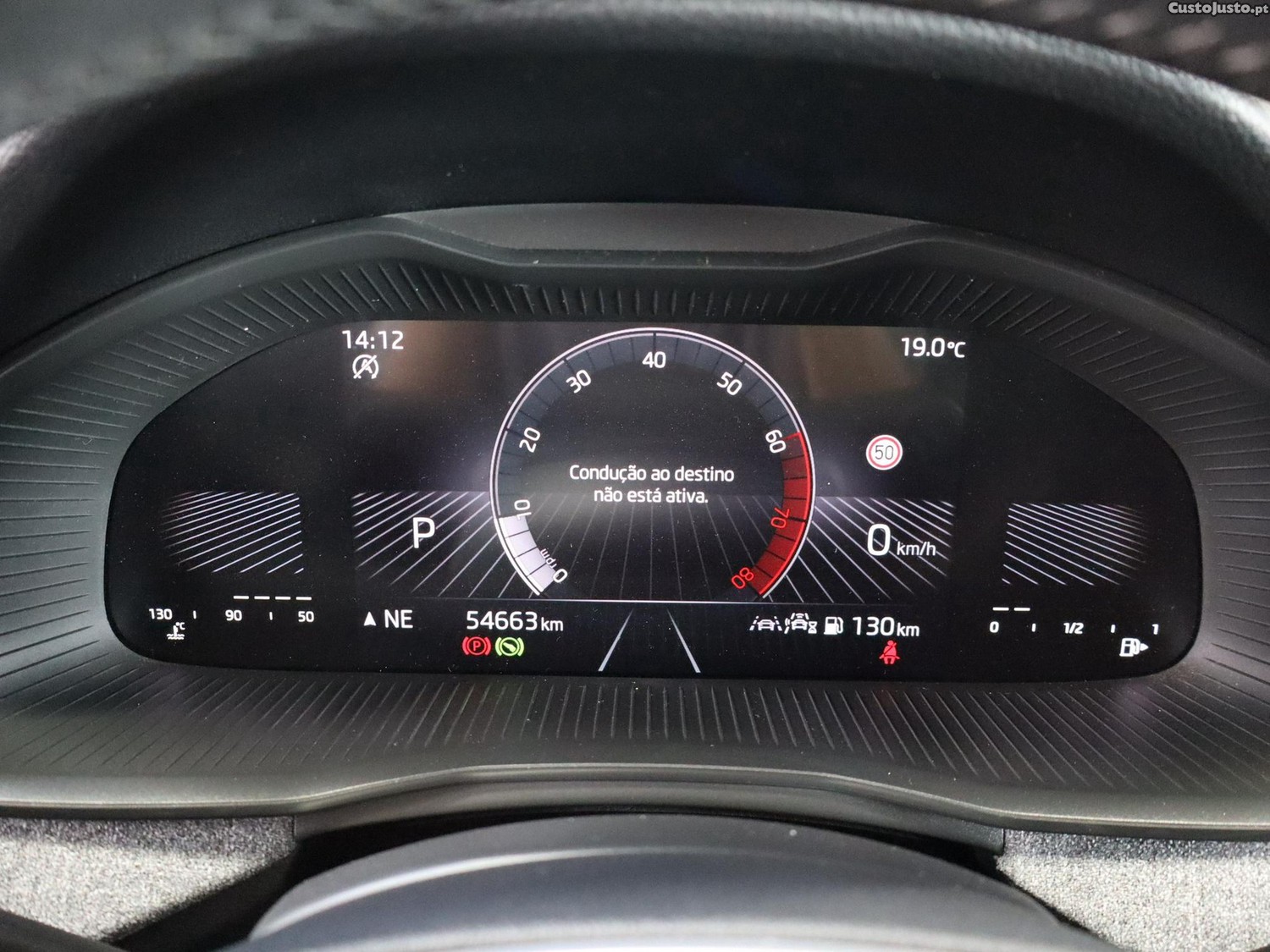 Skoda Kamiq 1.0 TSI Selection DSG — fotografia 9