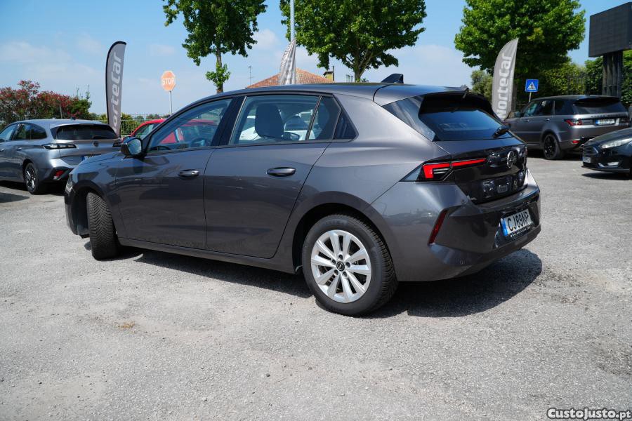 Opel Astra 1.2 T Edition — fotografia 6