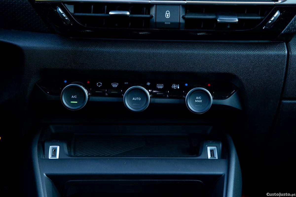 Citroën C4 1.5 BlueHDi Feel Pack EAT8 — fotografia 9