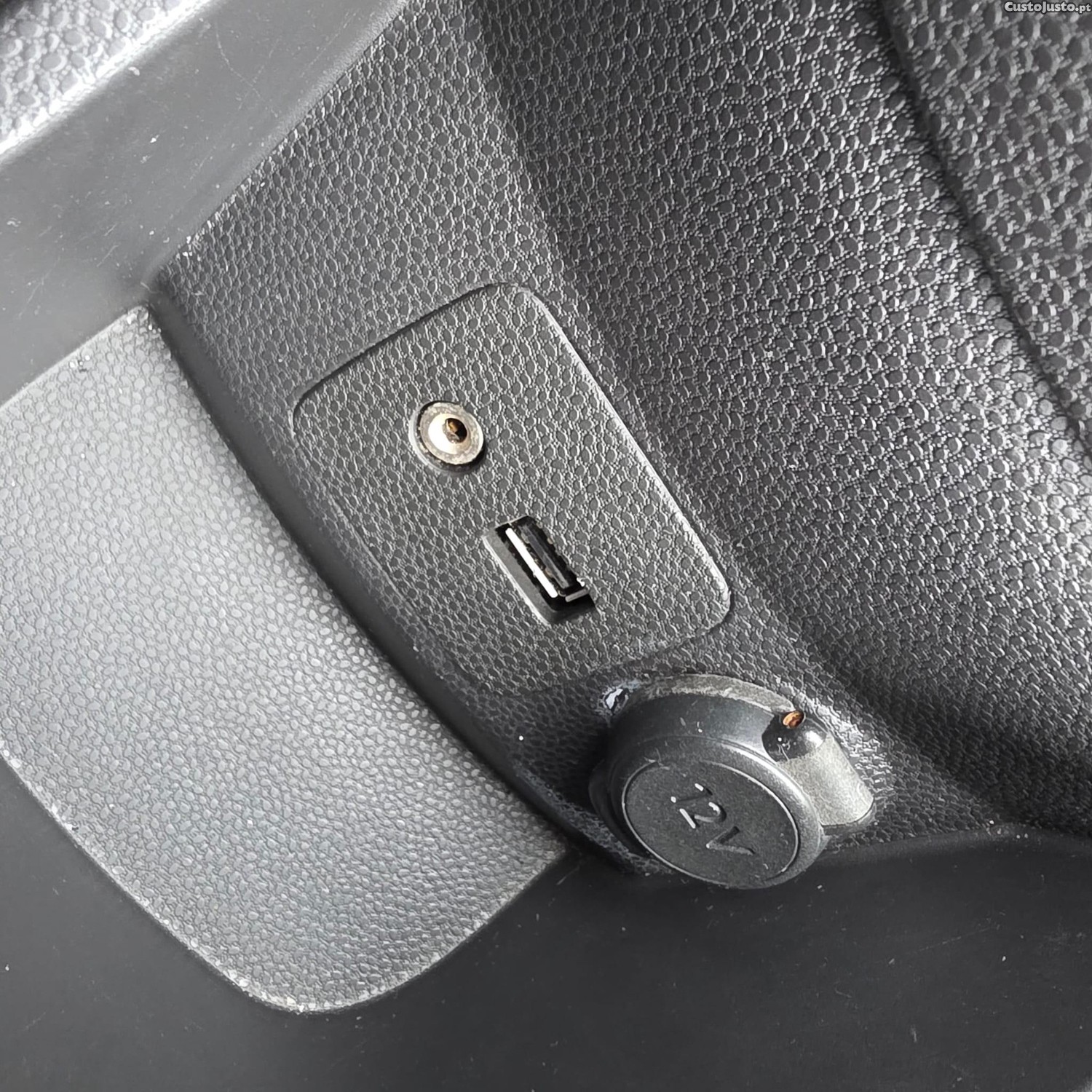 Ford Fiesta 1.5 TDCi Titanium — fotografia 2