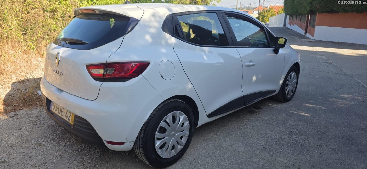 Renault Clio 1.5 dCi Zen — fotografia 6