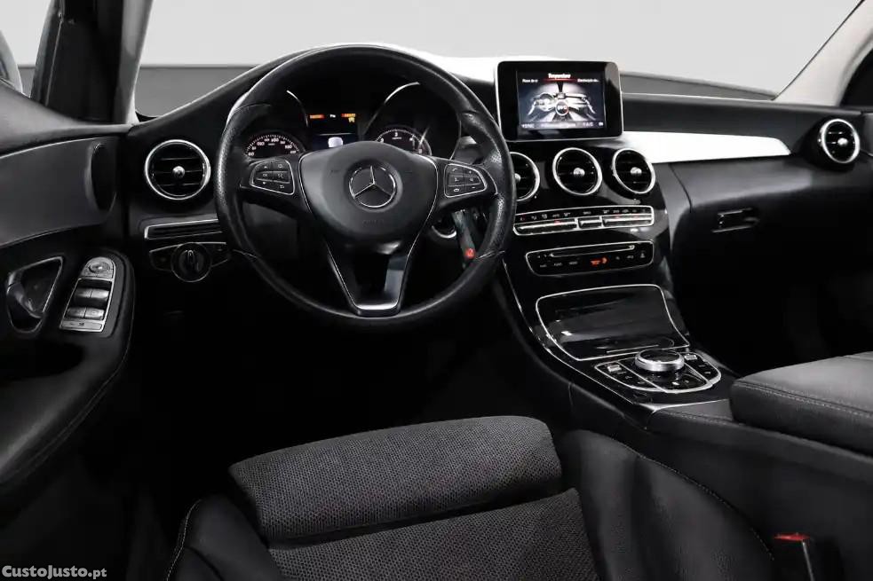 Mercedes-Benz C 180 d Avantgarde Aut. — fotografia 8