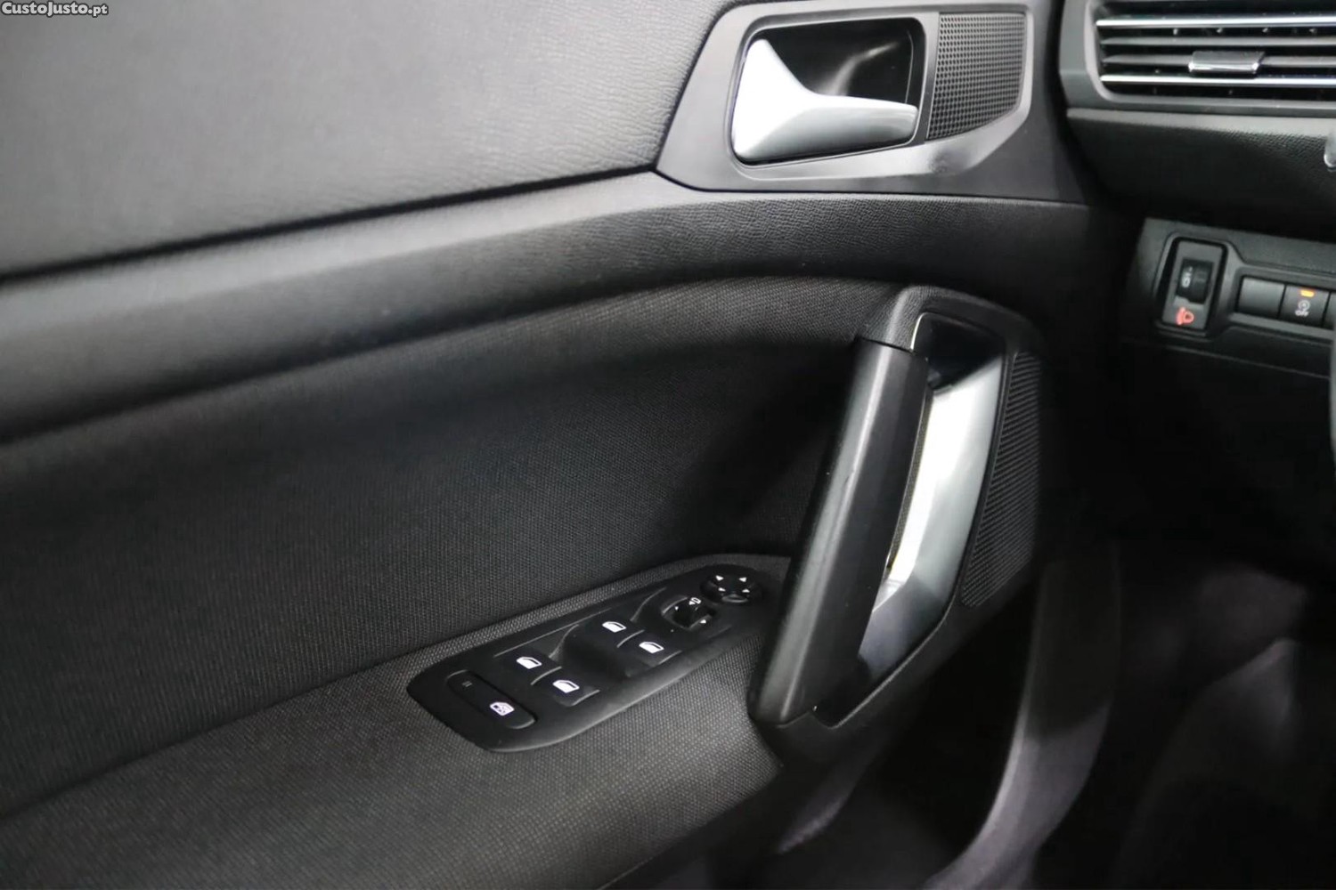 Peugeot 308 1.2 PureTech Allure — fotografia 5