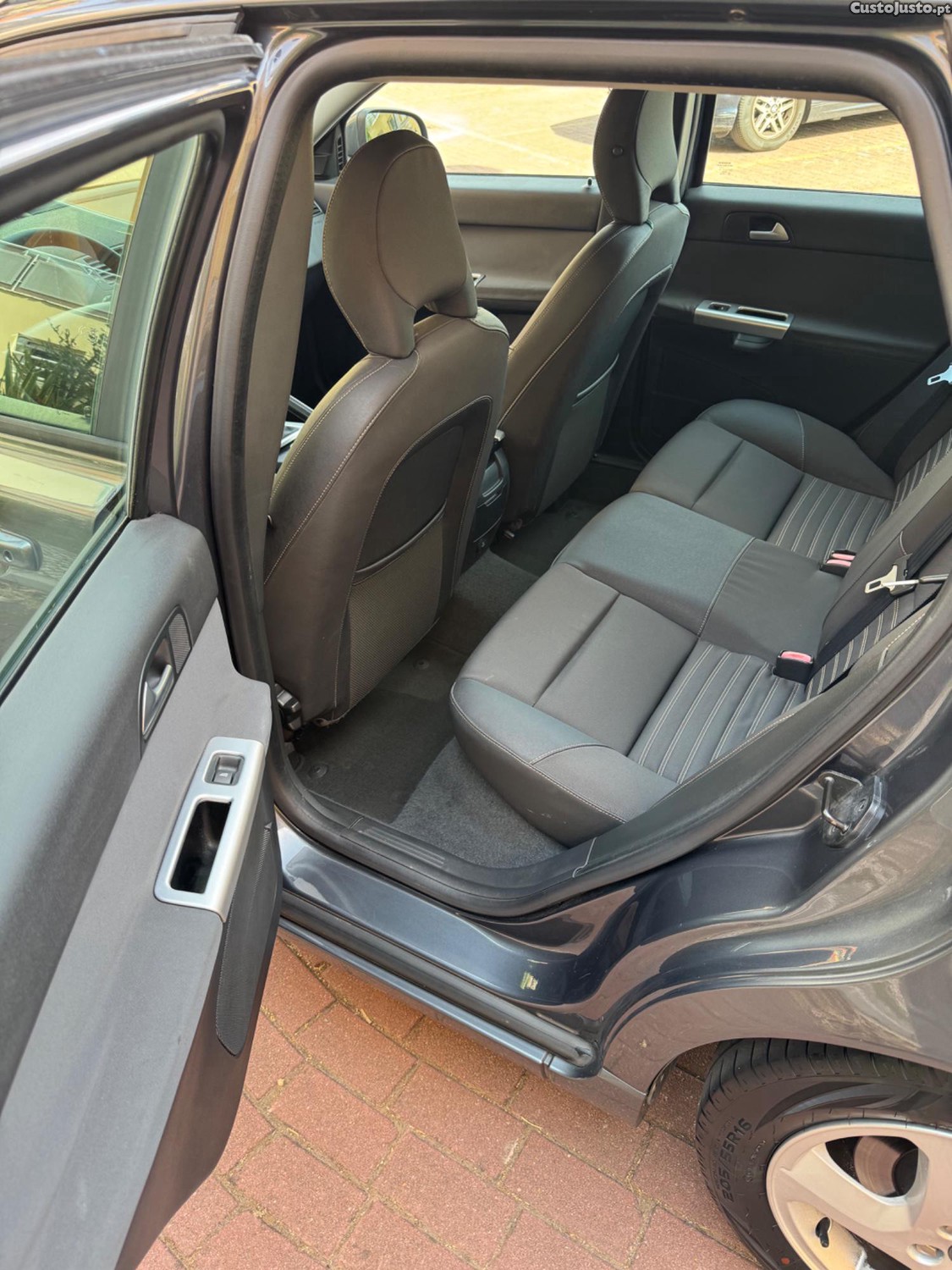 Volvo V50 Drive — fotografia 3