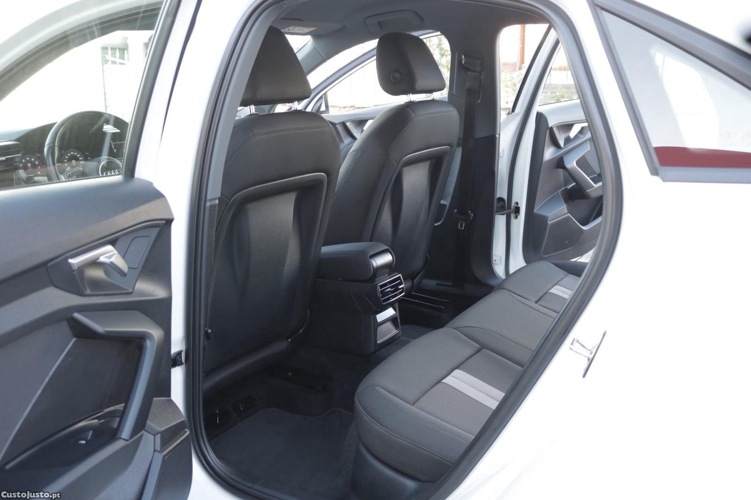 Audi A3 Limousine 30 TFSI Advanced — fotografia 37