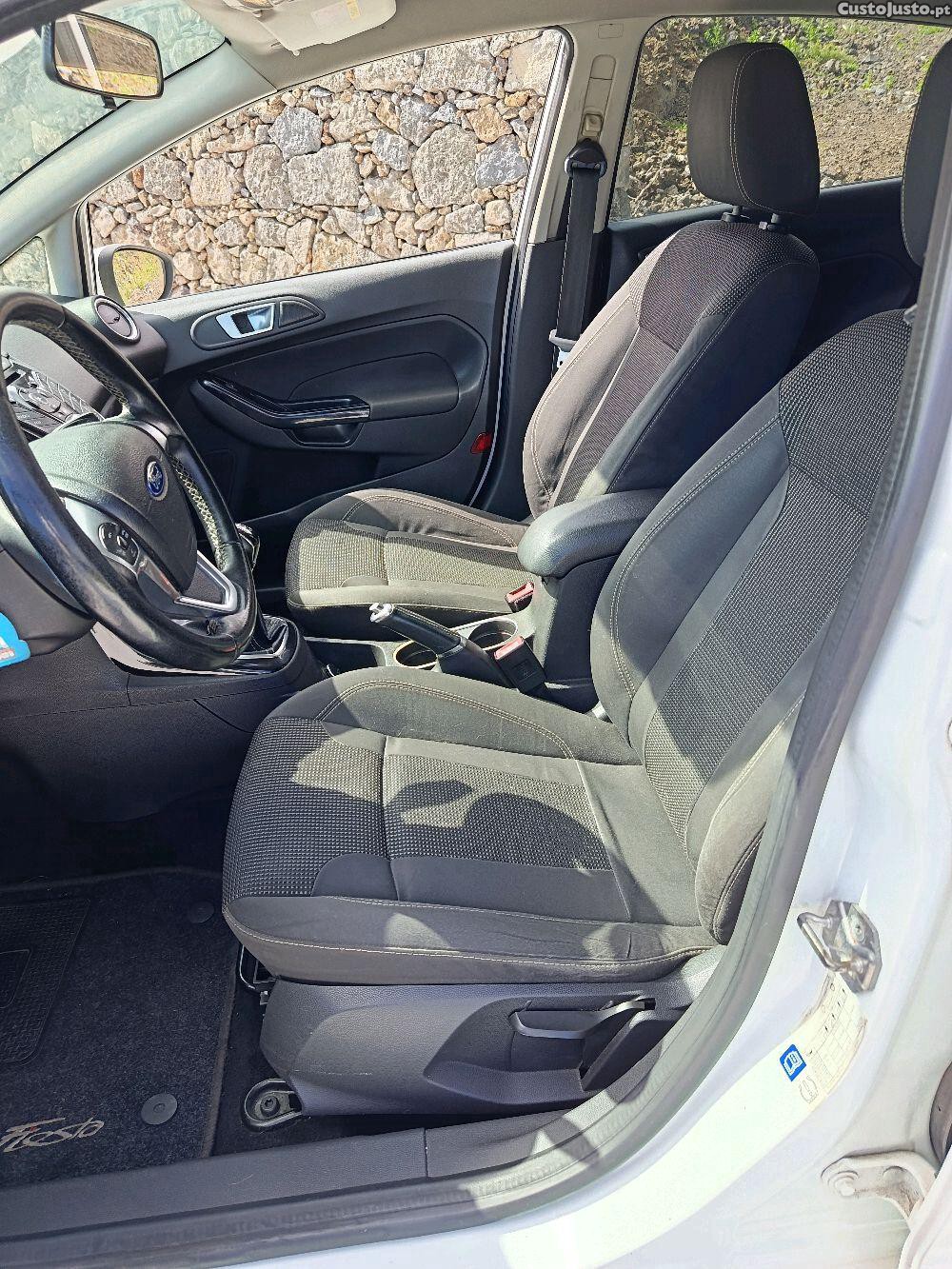 Ford Fiesta 1.5 — fotografia 3
