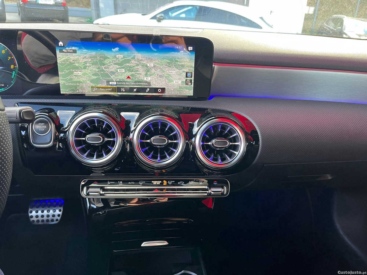 Mercedes-Benz A 250 Hybrid | Full Extras — fotografia 4