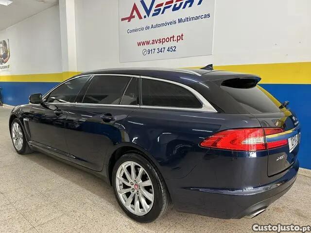Jaguar XF 3.0 D V6 Premium Luxury — fotografia 15