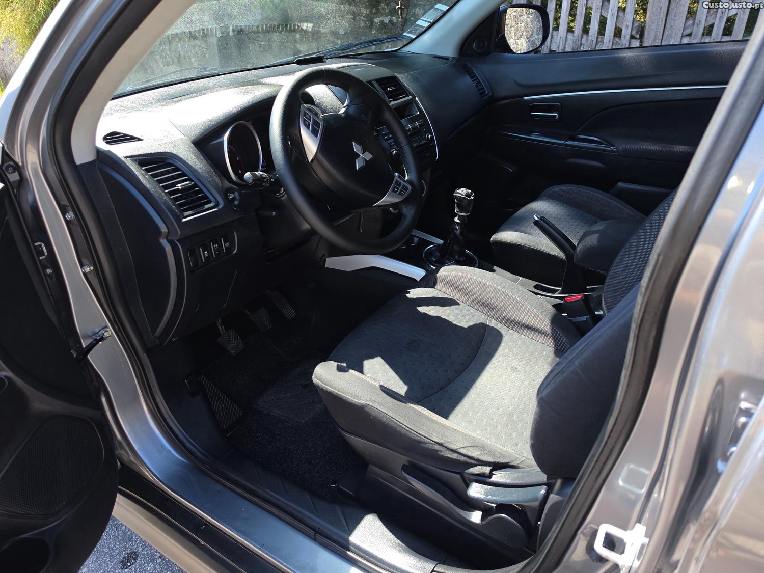 Mitsubishi ASX 1.8Di-D 150cv — fotografia 8