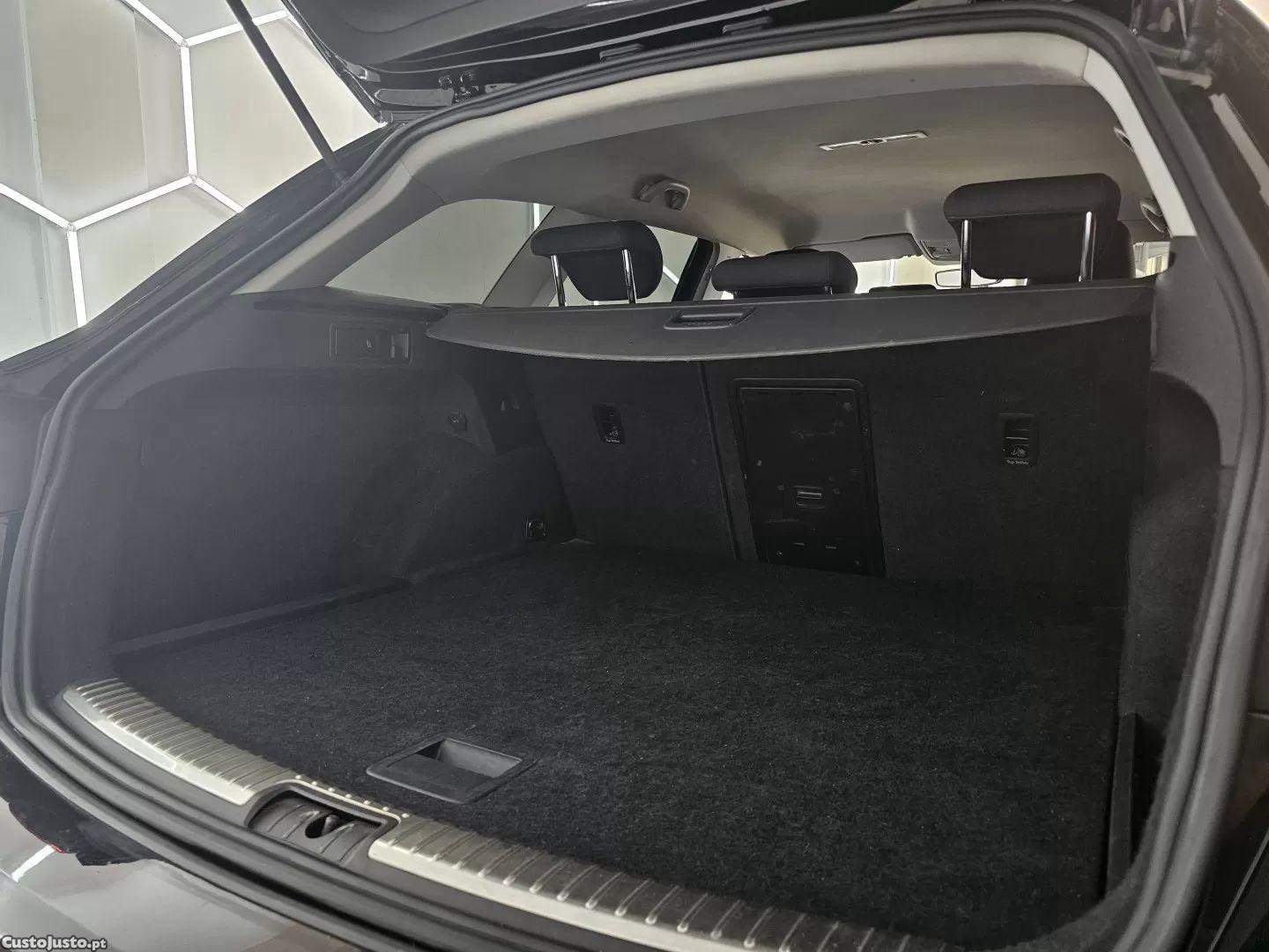 SEAT Leon 1.6 tdi style ecomotive — fotografia 2