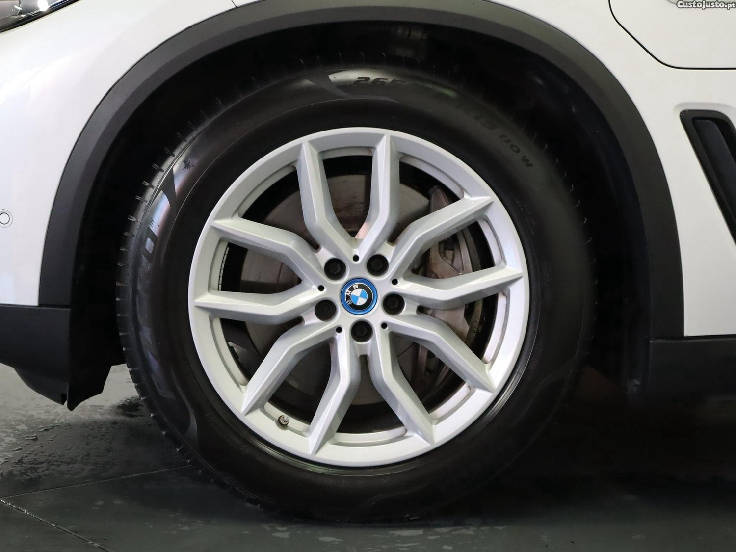 BMW X5 45 e xDrive — fotografia 26