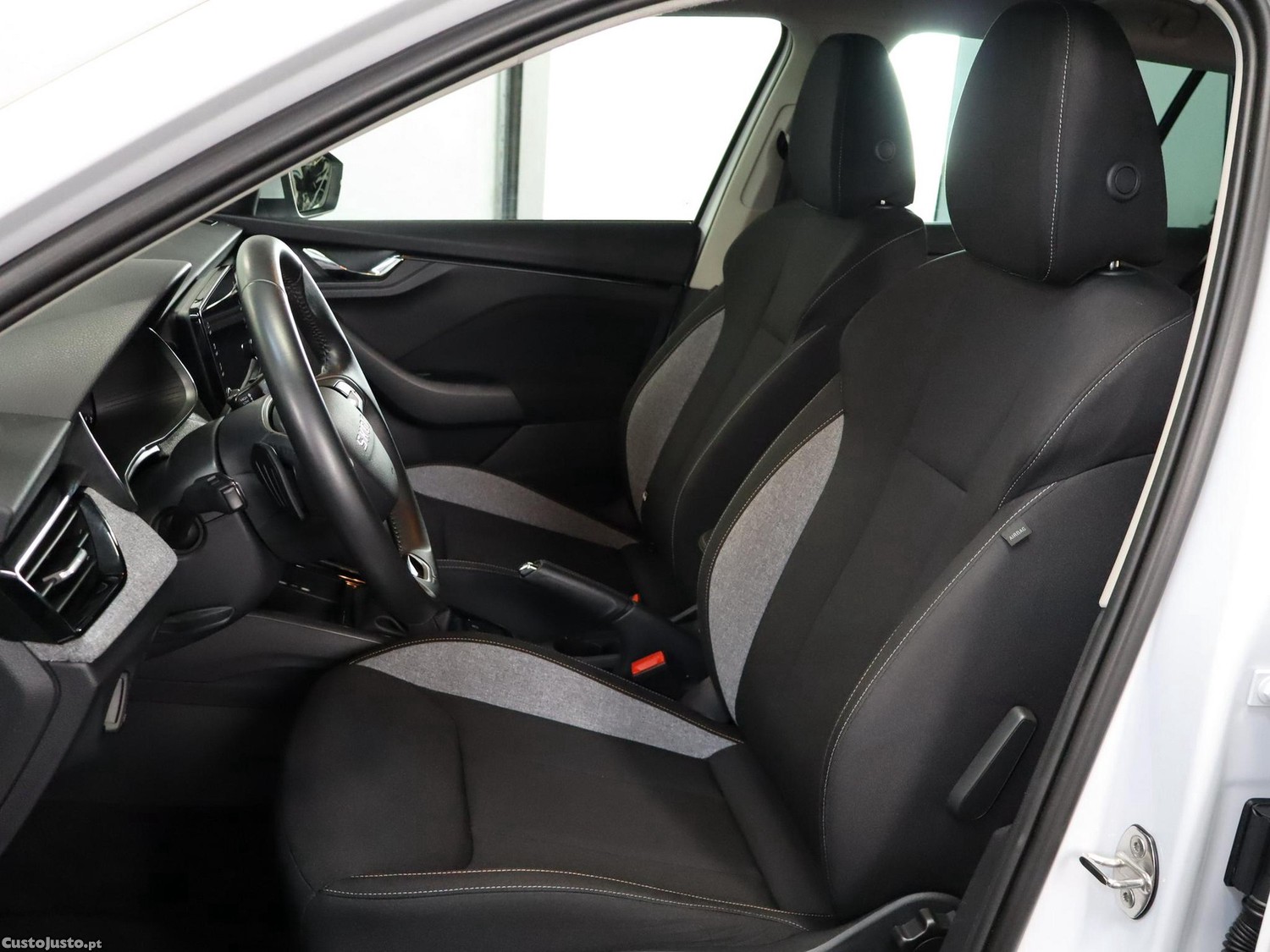 Skoda Kamiq 1.0 TSI Selection DSG — fotografia 14
