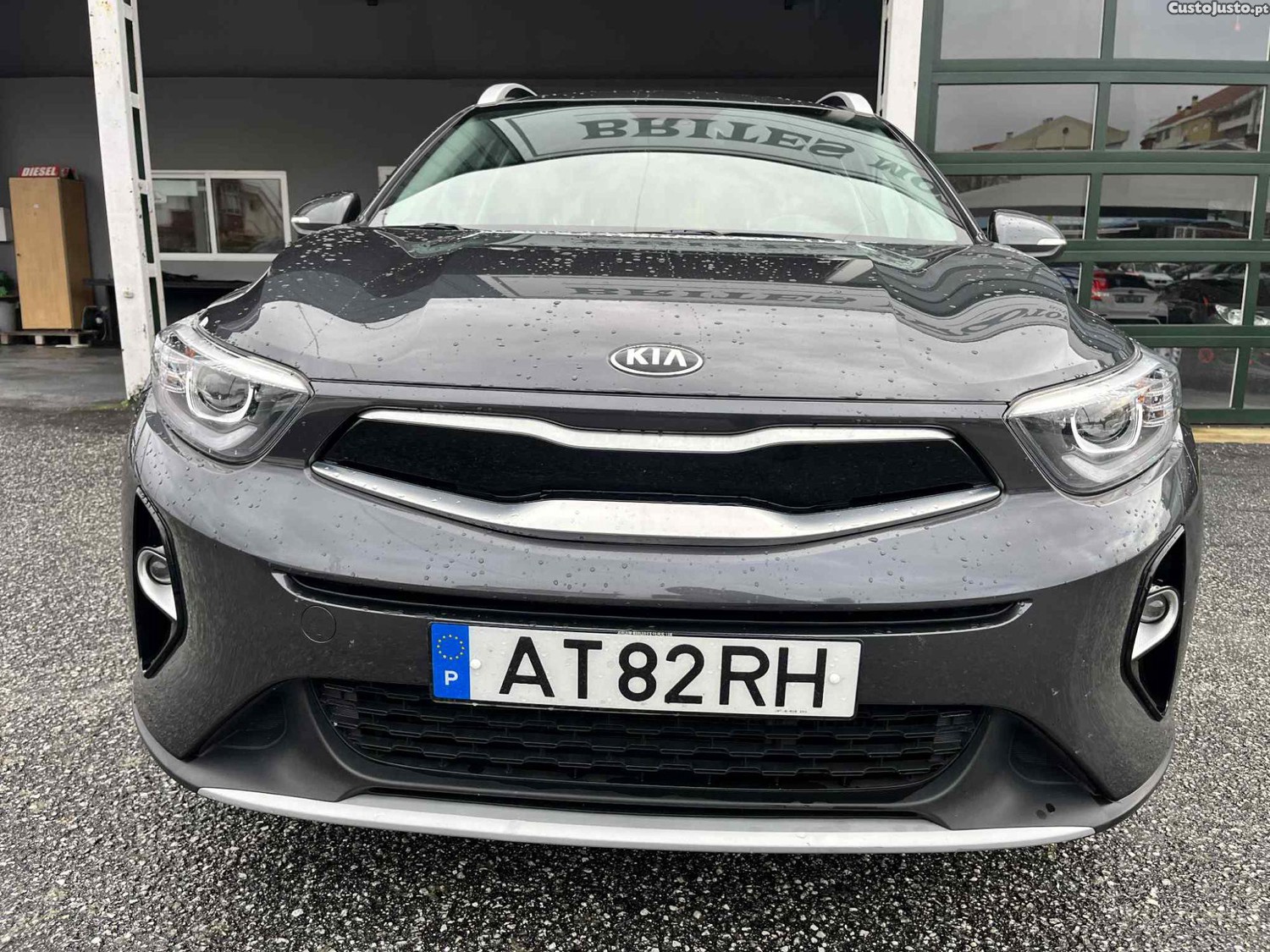 Kia Stonic 1.6 CRDI Vision — fotografia 15