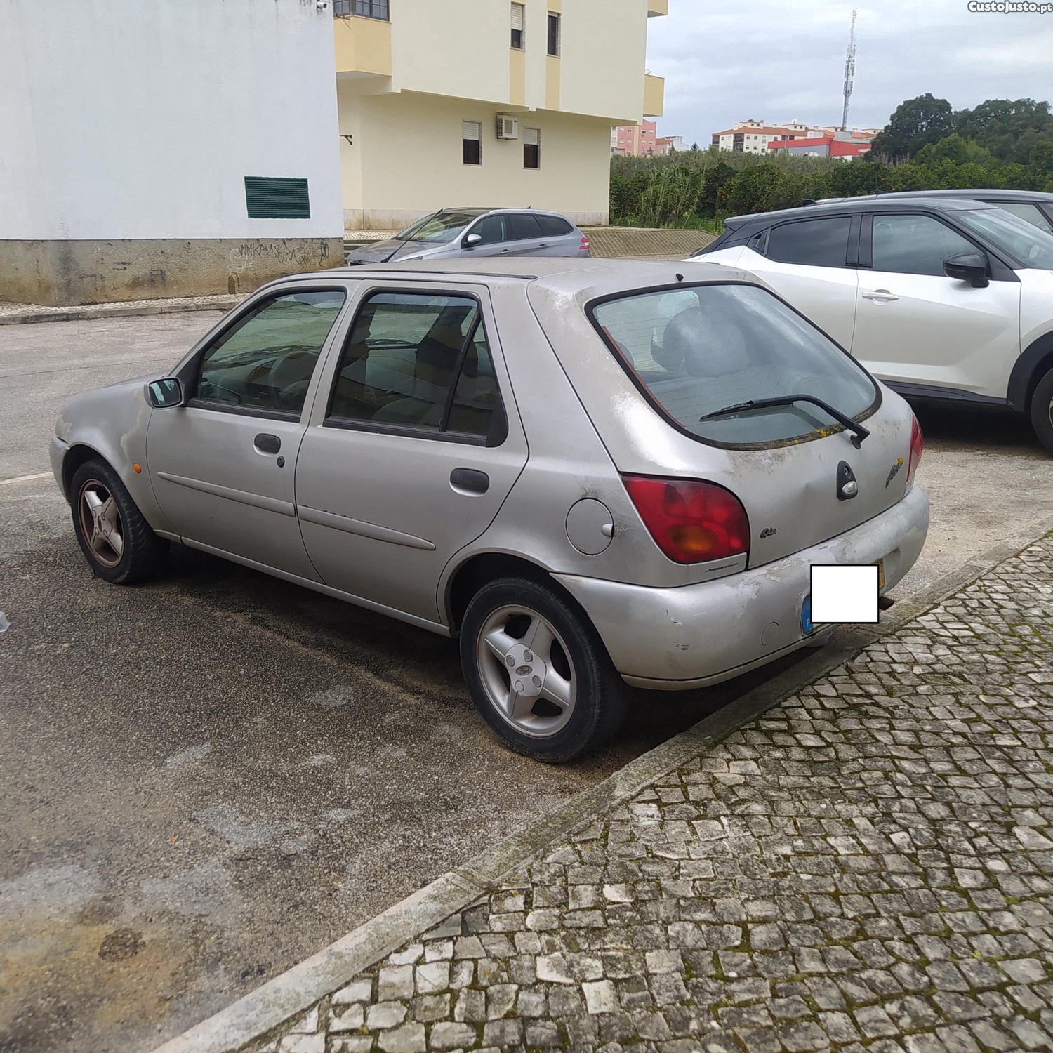 Ford Fiesta Ghia — fotografia 6