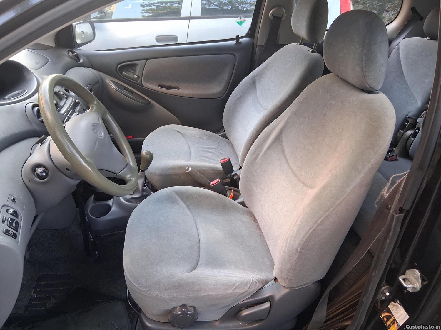 Toyota Yaris 1.0 VVT-i — fotografia 3