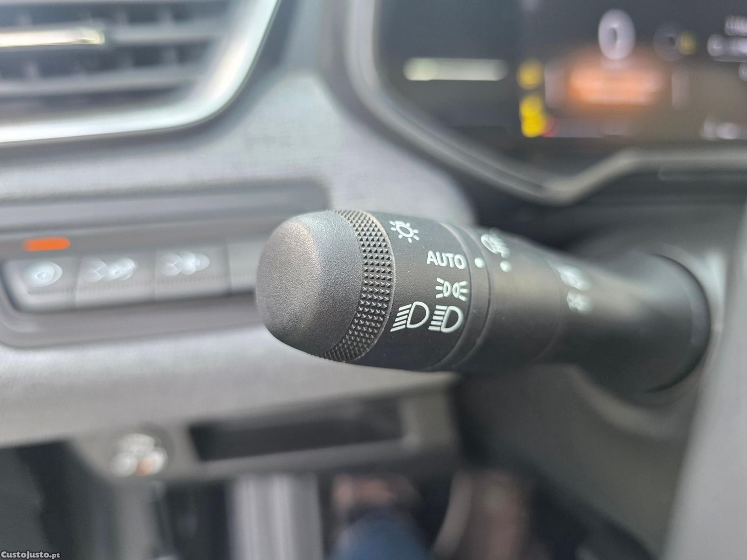 Renault Clio 1.0 TCe Evolution Bi-Fuel — fotografia 10