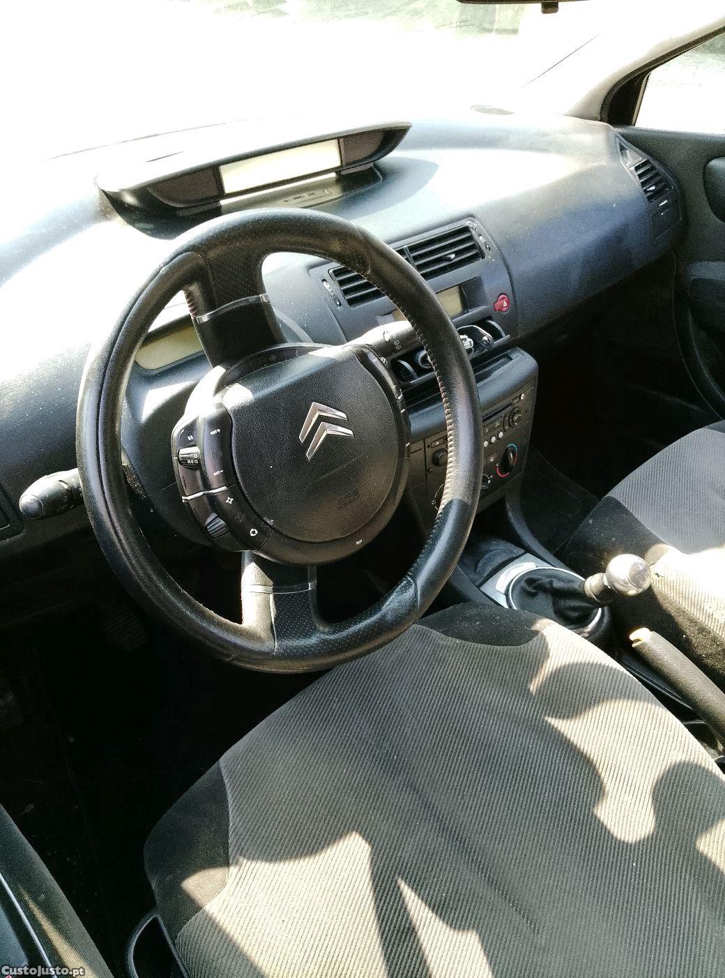 Citroën C4 HDI — fotografia 2