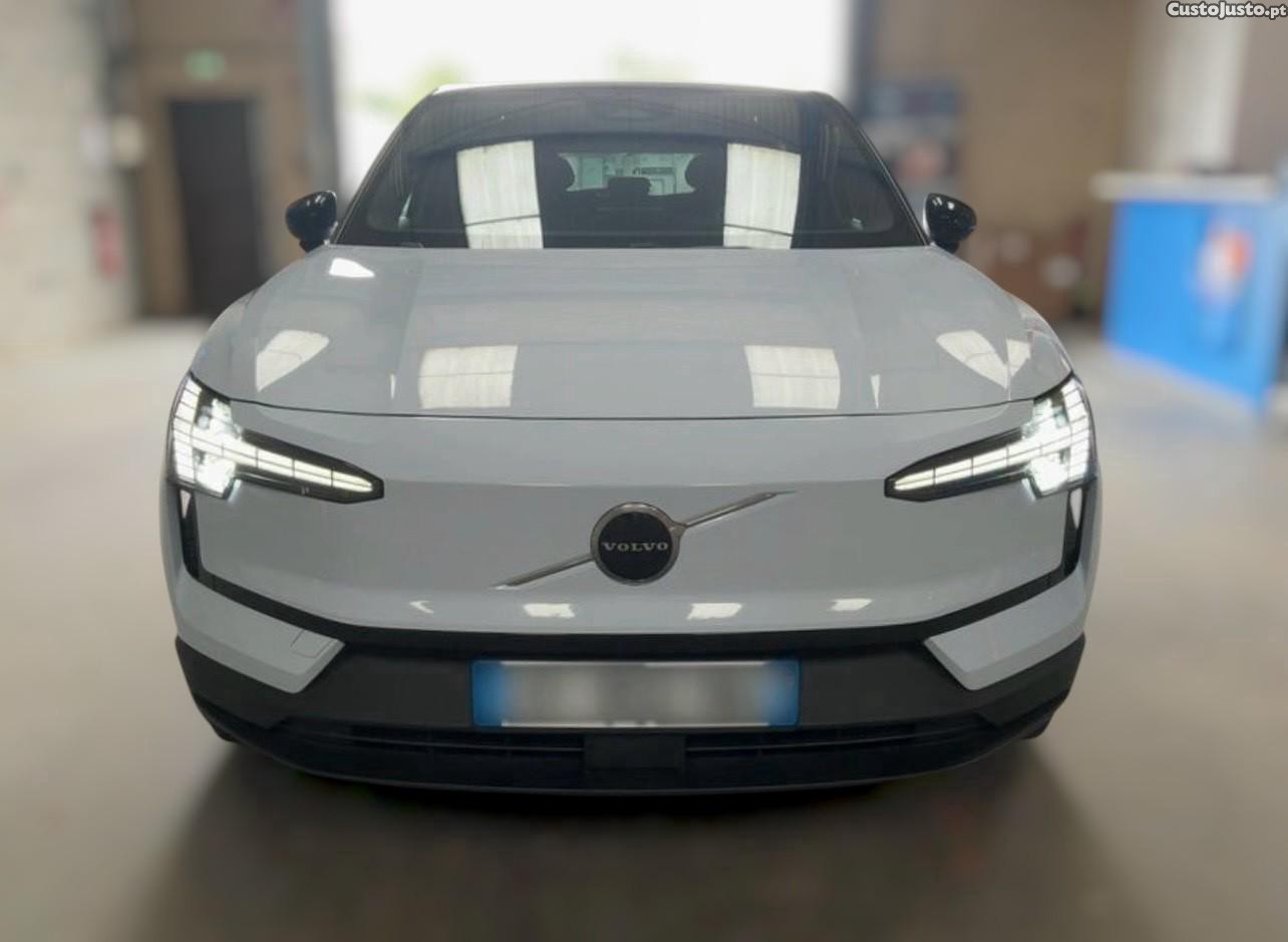 Volvo EX 30 69 kWh Single Motor Extended Range Plus — fotografia 10