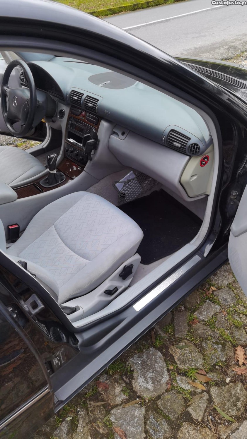 Mercedes-Benz C 180 Elegance — fotografia 4