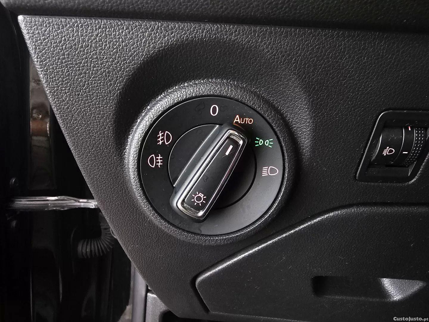 SEAT Leon 1.6 tdi style ecomotive — fotografia 10