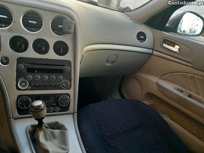 Alfa Romeo 159 sedan — fotografia 4