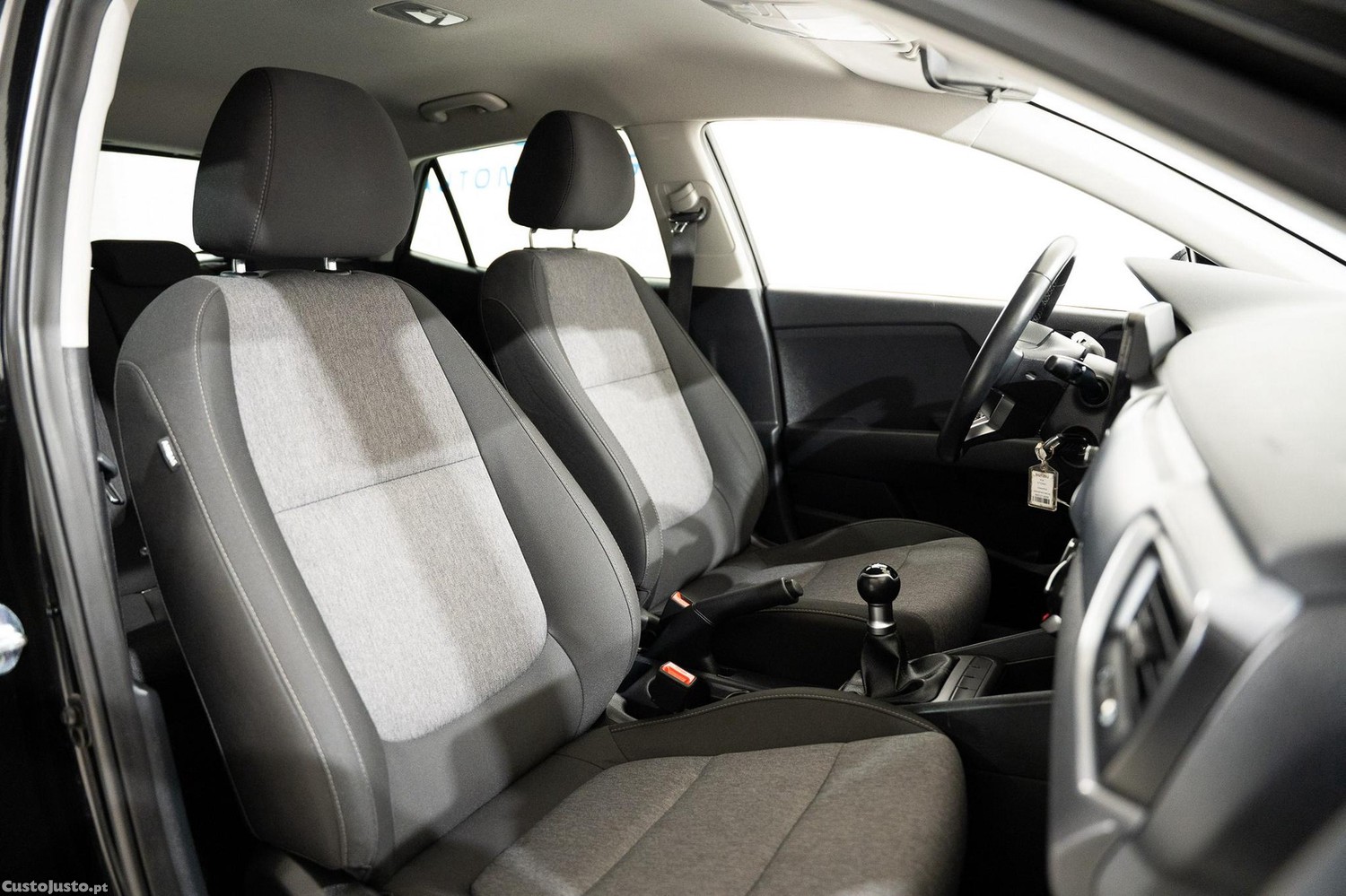 Kia Stonic 1.2 MPi Dynamic — fotografia 3