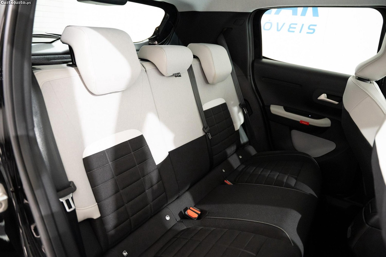 Citroën e-C3 44 kWh Autonomia Conforto Max — fotografia 3