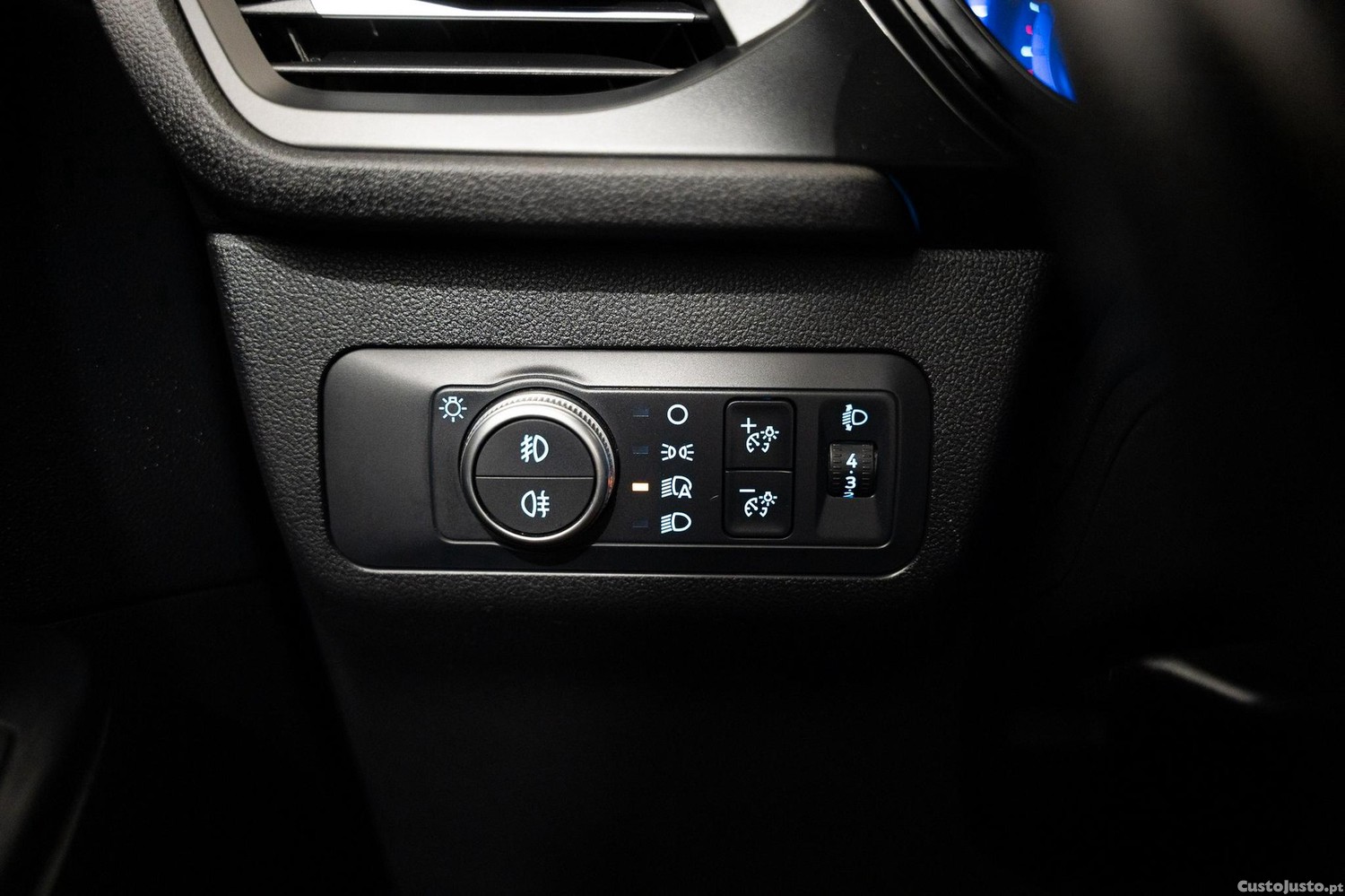 Ford Kuga 1.5 EcoBoost Titanium — fotografia 16