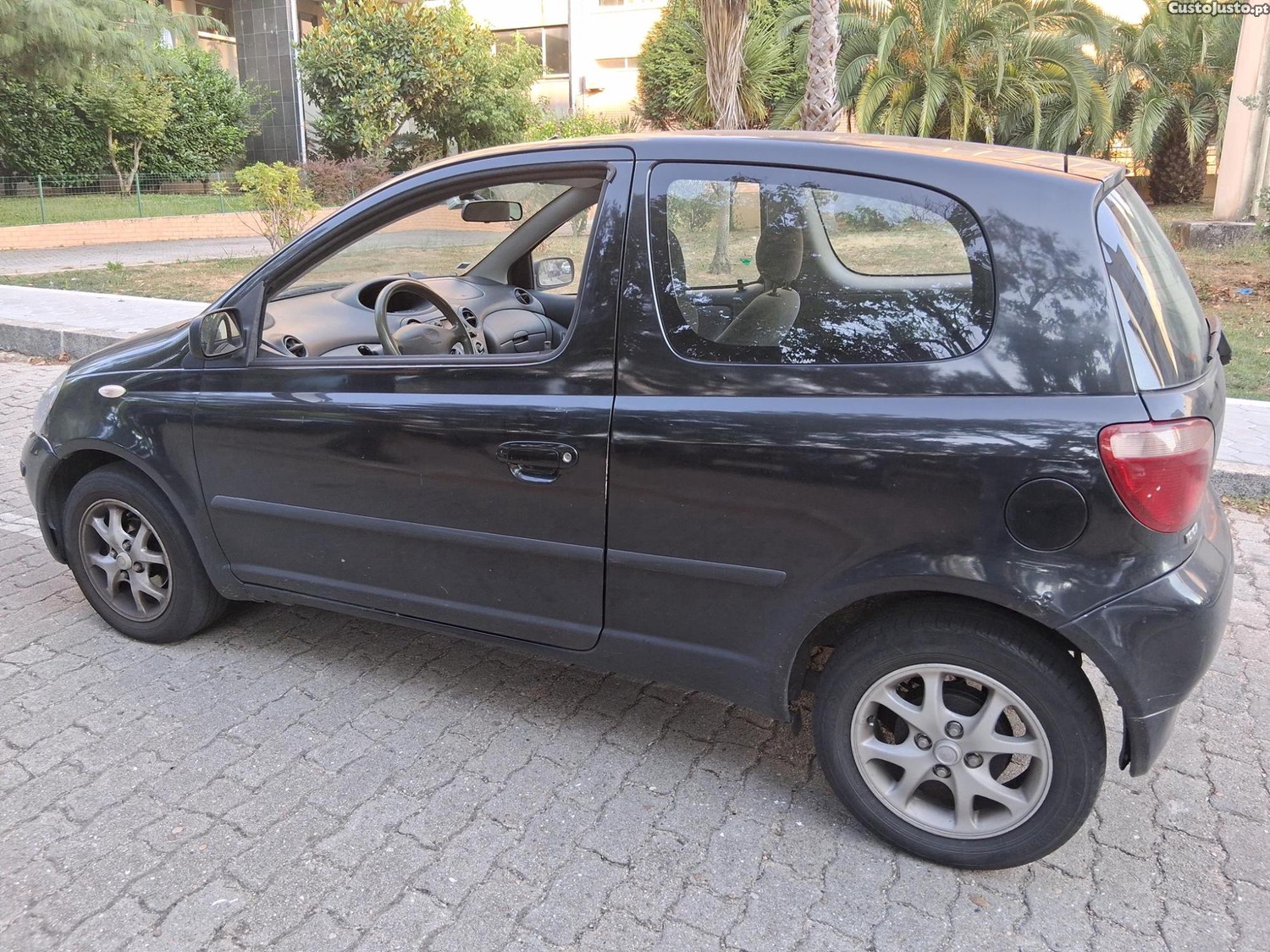 Toyota Yaris 1.0 VVT-i — fotografia 4