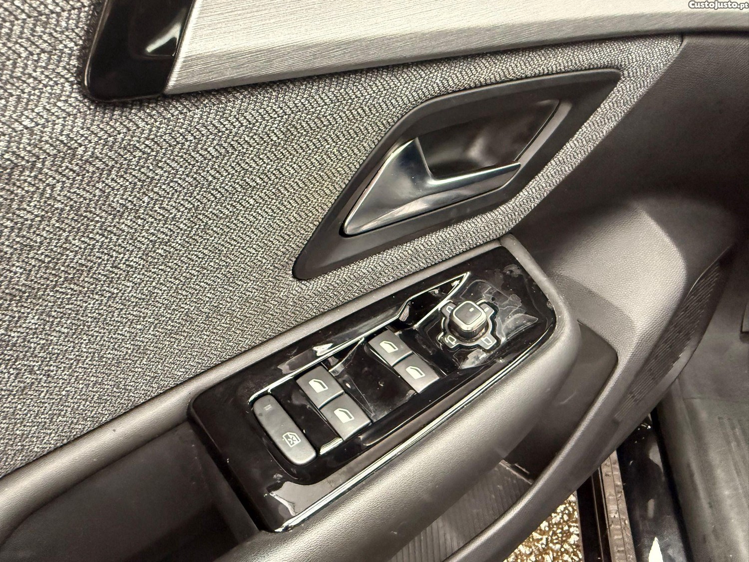 Citroën C5 X 1.6 Hybrid Feel Pack e-EAT8 — fotografia 11
