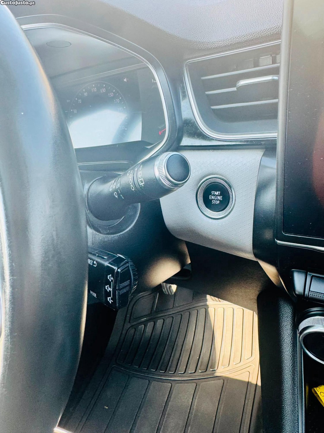 Renault Captur 1.0 TCe Exclusive — fotografia 4