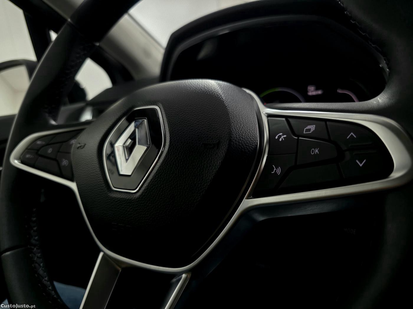 Renault Captur 1.6 E-Tech Full Hybr — fotografia 3