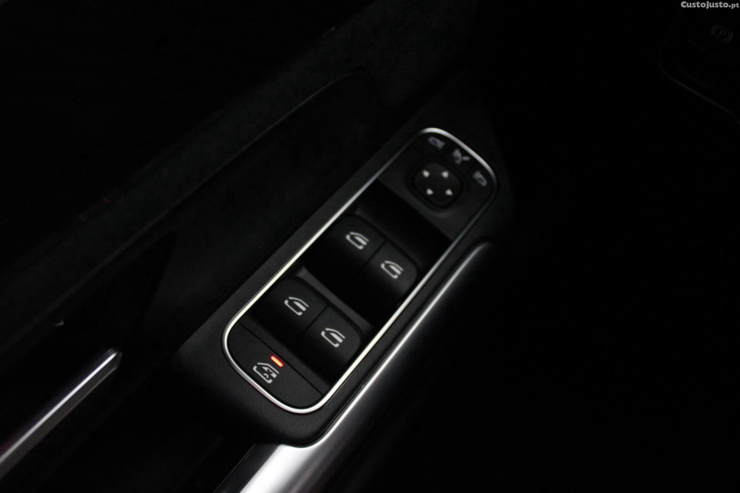 Mercedes-Benz GLA 250 E AMG PHEV — fotografia 15