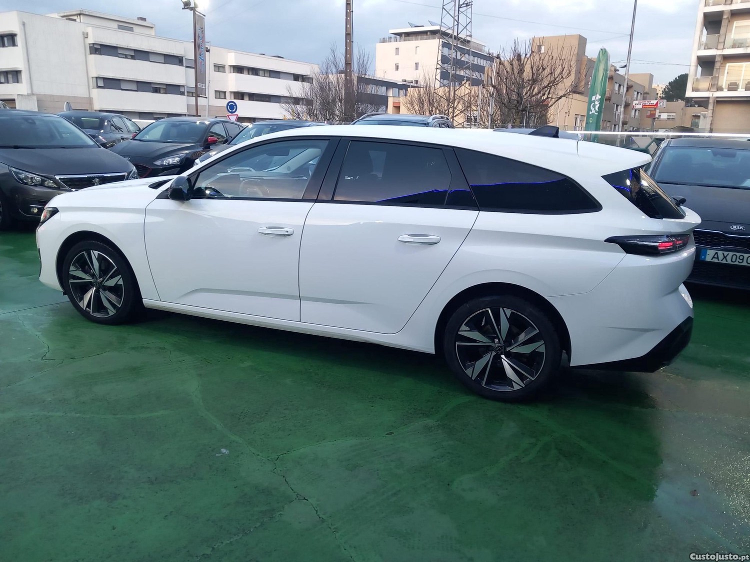 Peugeot 308 SW 1.5 BlueHDi Allure Pack EAT8 - 23 foto 4