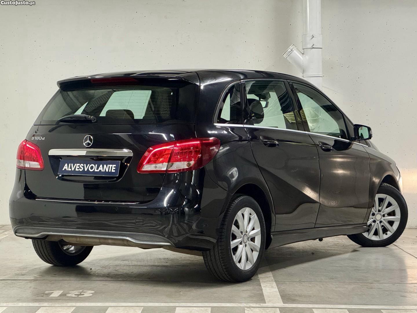 Mercedes-Benz B 180 CDi Style Aut. — fotografia 12