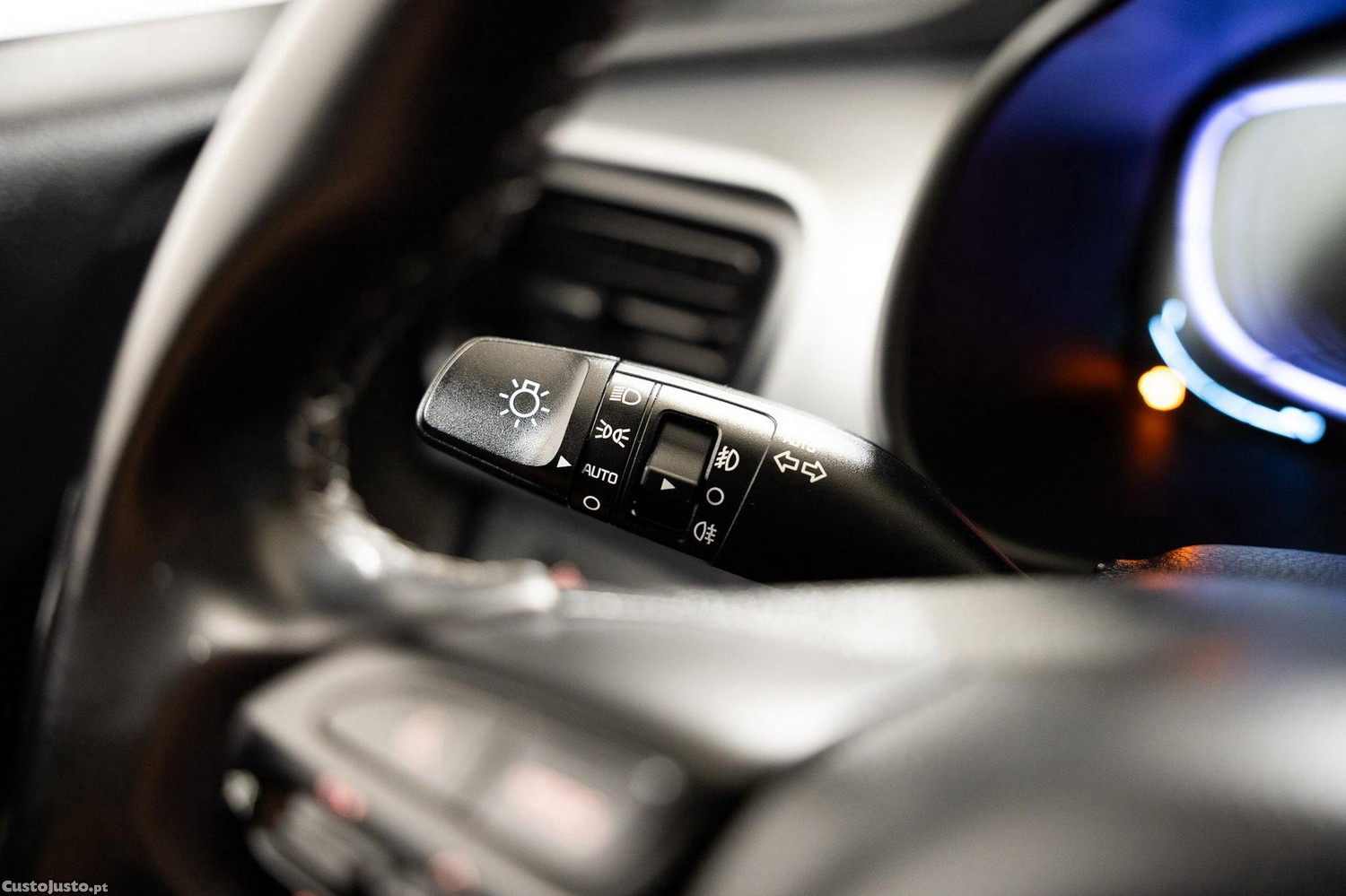 Kia Stonic 1.2 MPi Dynamic — fotografia 14