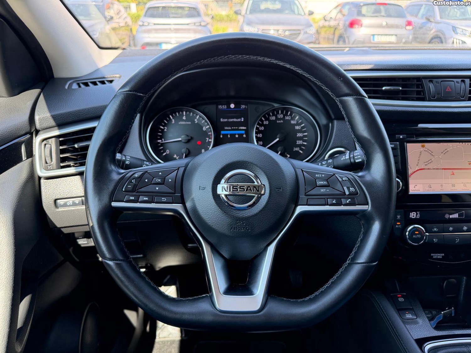 Nissan Qashqai 1.3 DIG-T N-Connecta J18 Led — fotografia 7