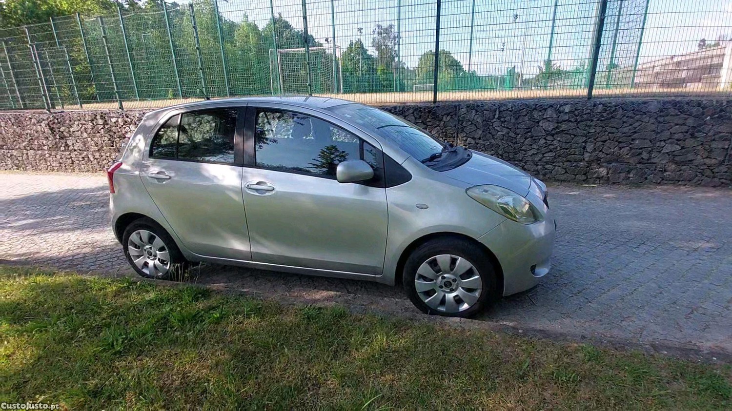Toyota Yaris 1.0 vvt-i — fotografia 3
