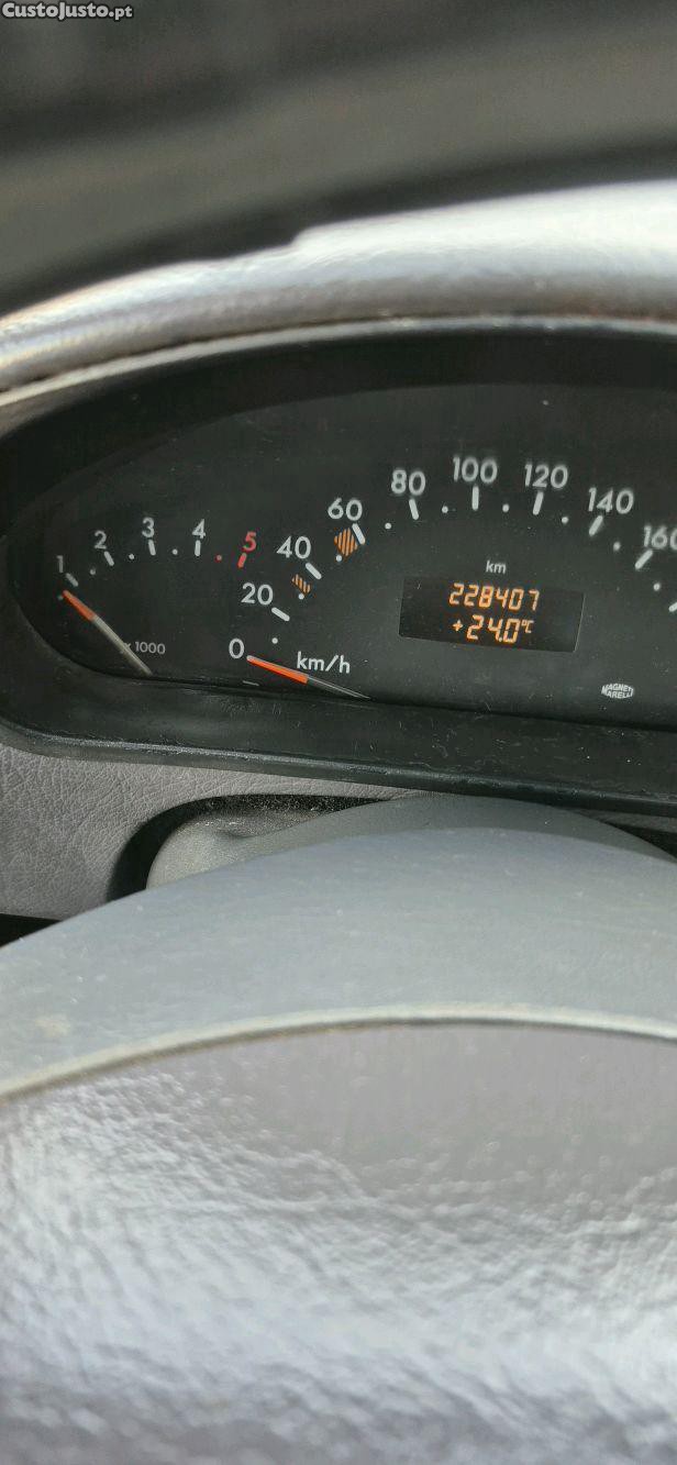Mercedes-Benz A 170 DCI — fotografia 7