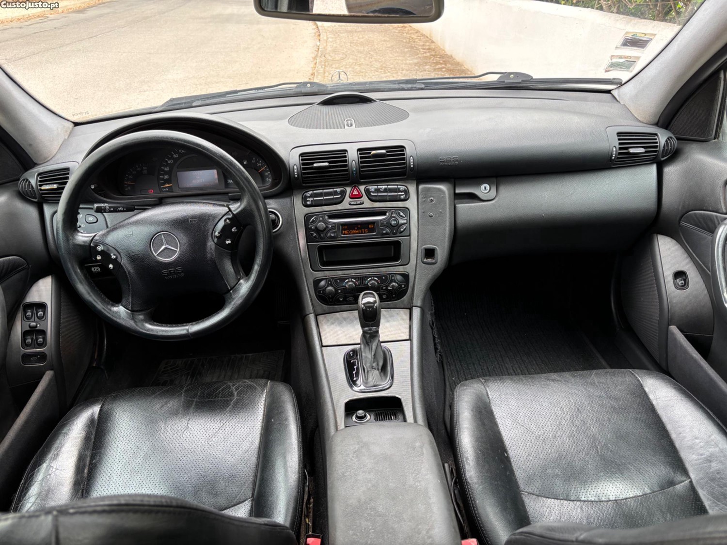 Mercedes-Benz C 220 CDI Avantgarde Automático — fotografia 4