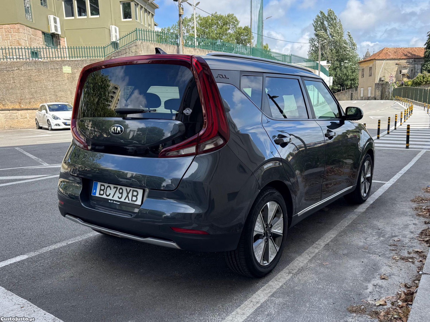 Kia Soul E- 64Kwh — fotografia 11