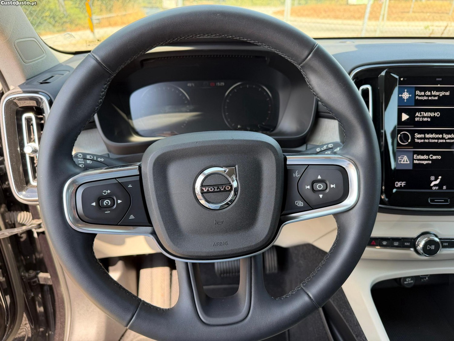 Volvo XC 40 1.5 T3 Momentum Plus Geartronic — fotografia 7