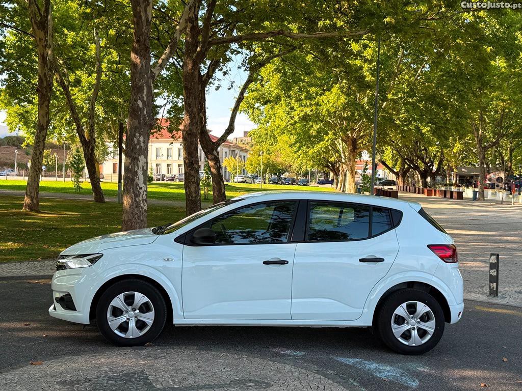 Dacia Sandero 1.0 SCe Access Nacional (6.000 KMS) — fotografia 3