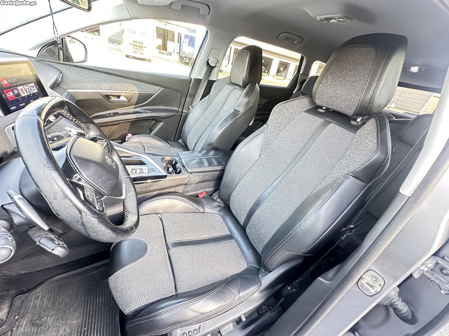 Peugeot 5008 Allure — fotografia 8