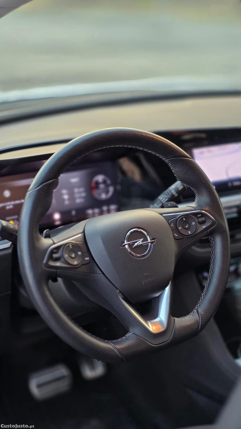 Opel Grandland GSe Plug-in Hybrid4 | 300cv | 4x4 — fotografia 4