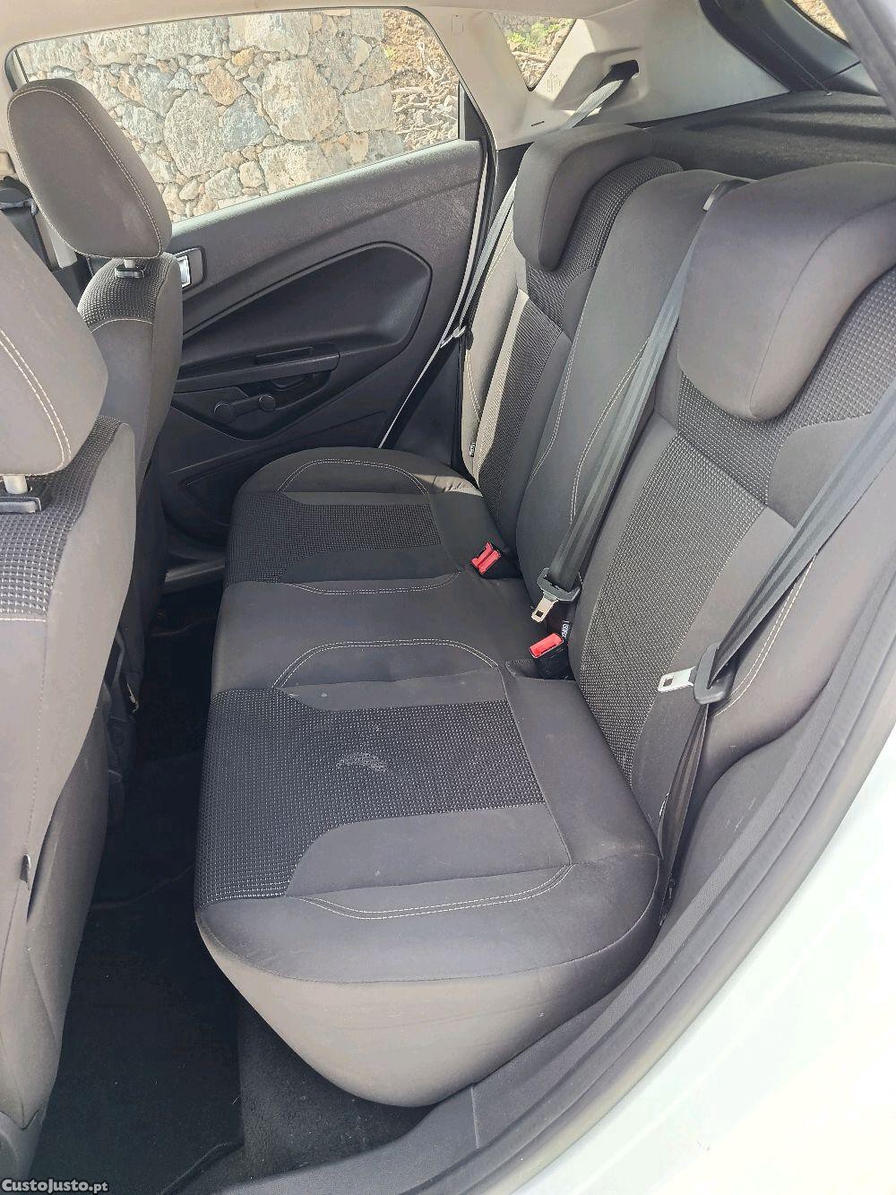 Ford Fiesta 1.5 — fotografia 2