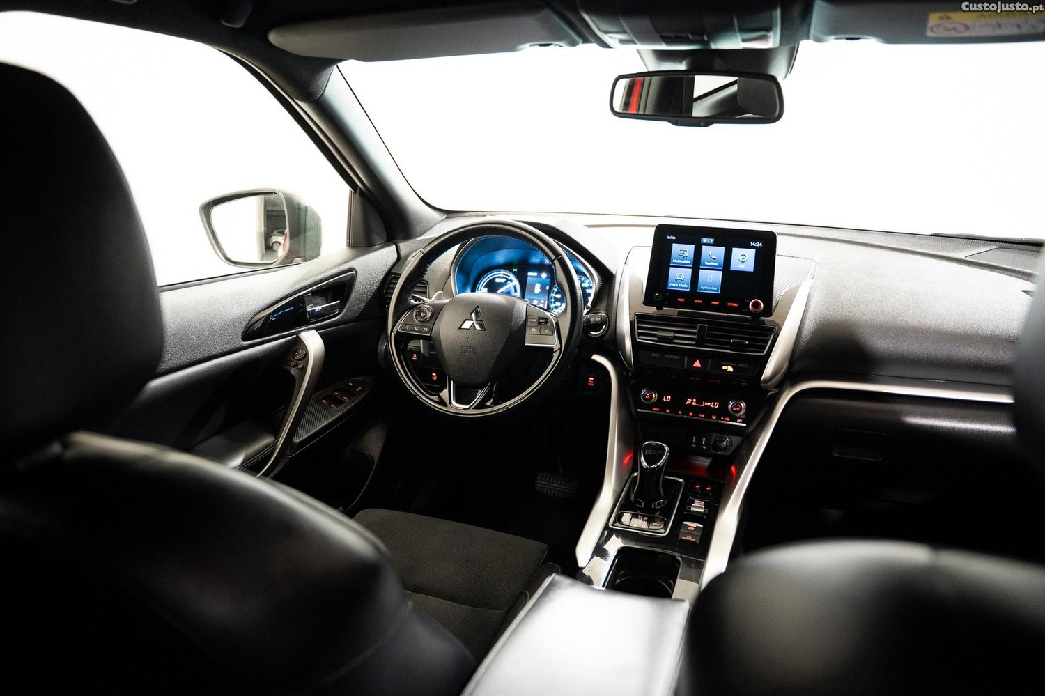 Mitsubishi Eclipse Cross 2.4 PHEV eMotion — fotografia 22