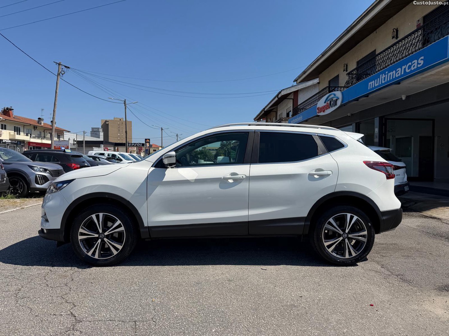Nissan Qashqai 1.3 DIG-T N-Connecta J18 Led — fotografia 25